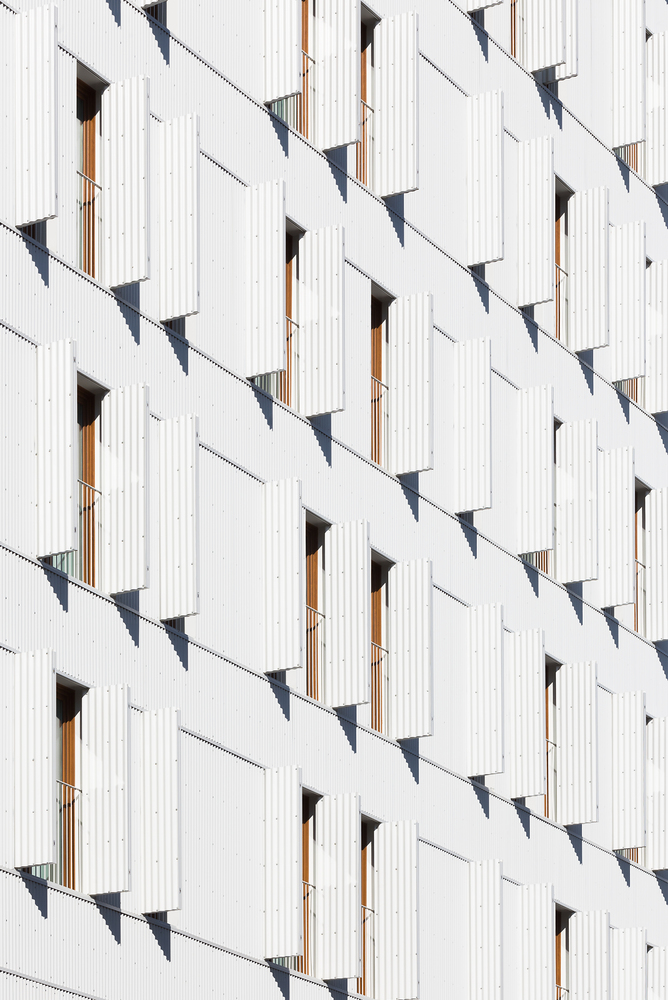 Madrid Adelfas 98 绿色住宅大楼，双体积设计优化自然光-41