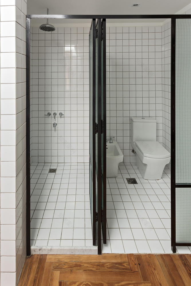 阿根廷封闭社区内的独特几何住宅-45