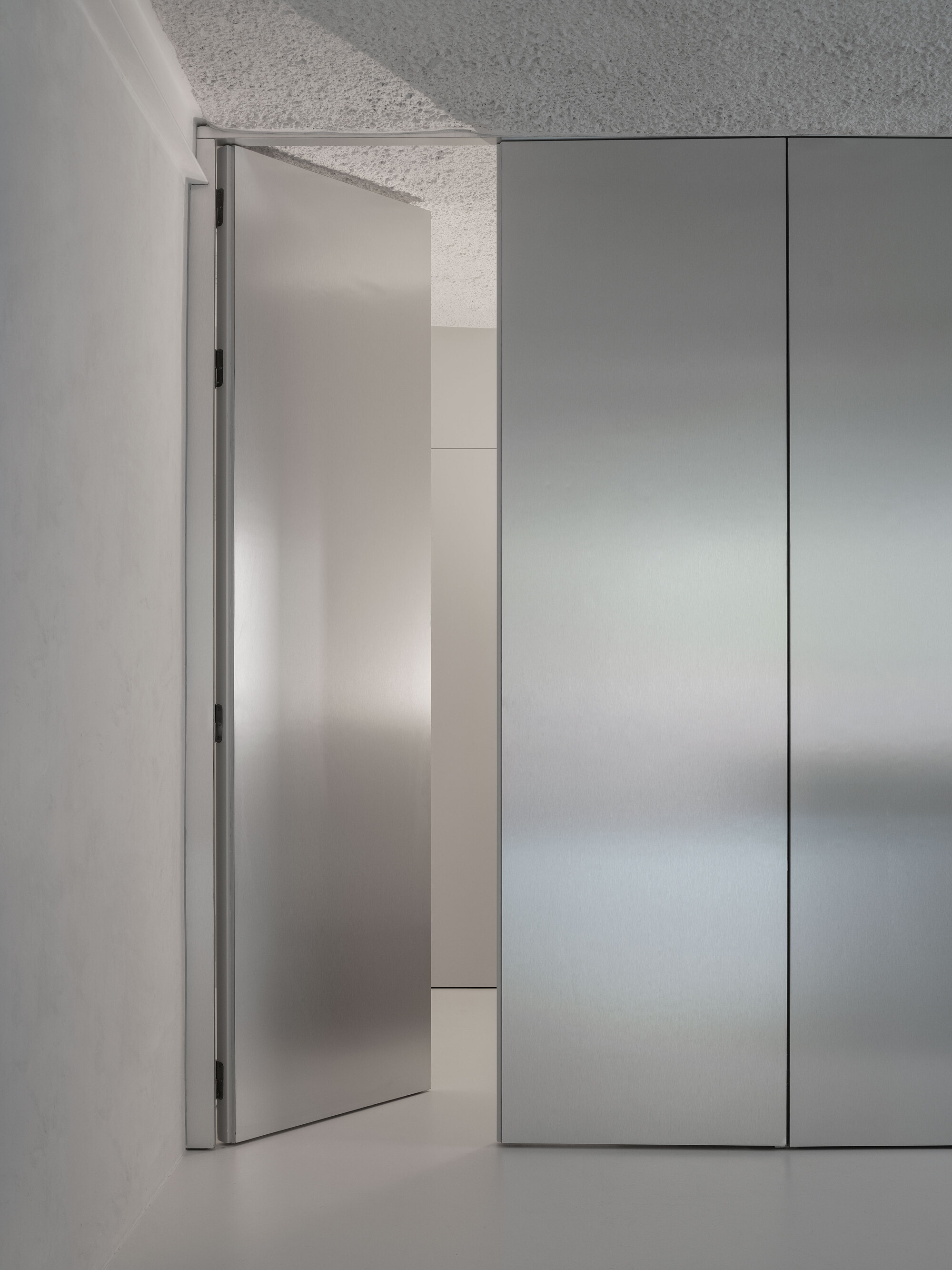 里约之家丨西班牙马德里丨HANGHAR-22