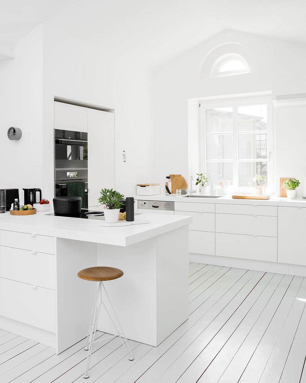 瑞典欢乐小屋 | 纯白宝箱般的室内设计-24