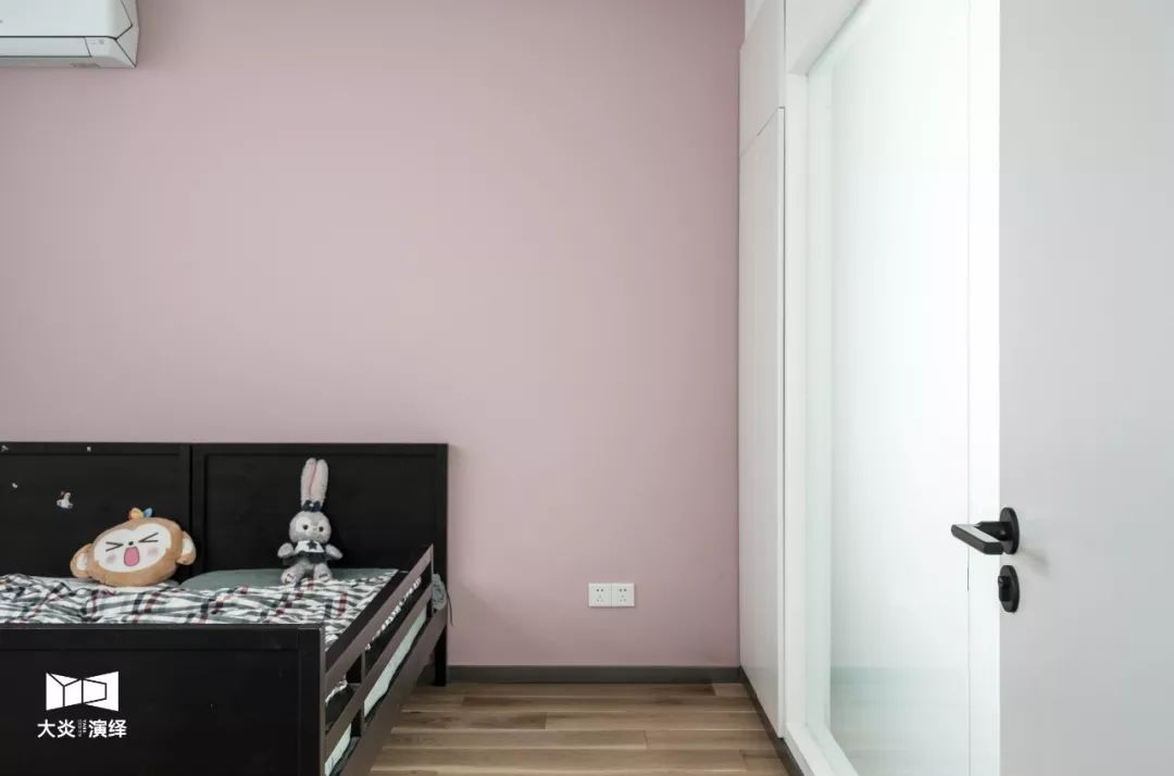 极简黑白灰,小户型 LOFT 变大 house-71