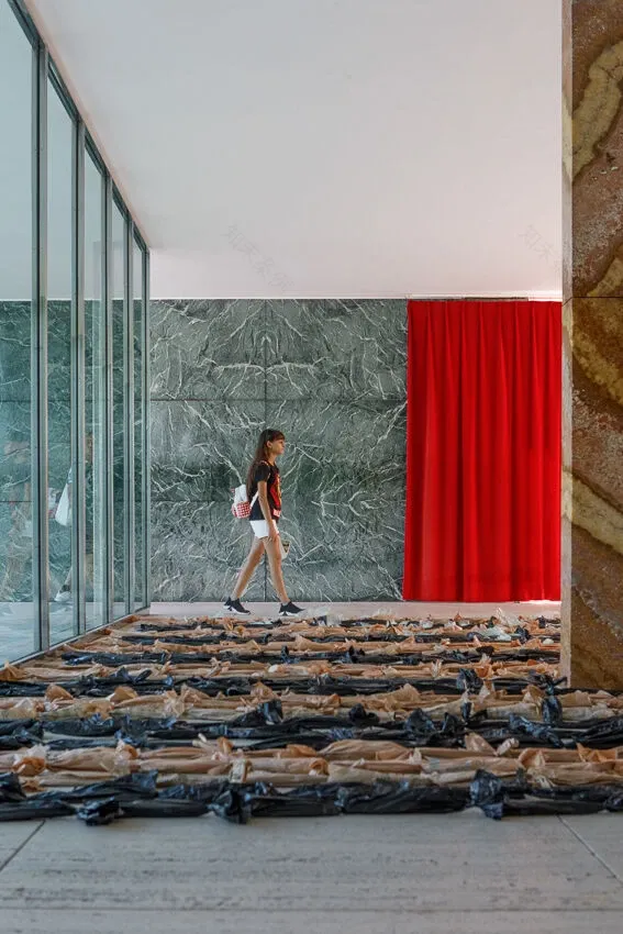 金钱的成本:筏丨西班牙巴塞罗那丨Mark Cottle-7