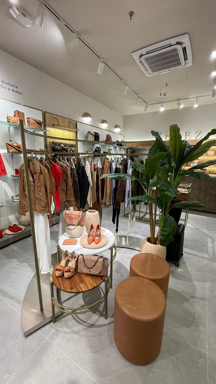 TIENDA VÉLEZ COSTA RICA - CUEROS VÉLEZ S.A.S 2024-10