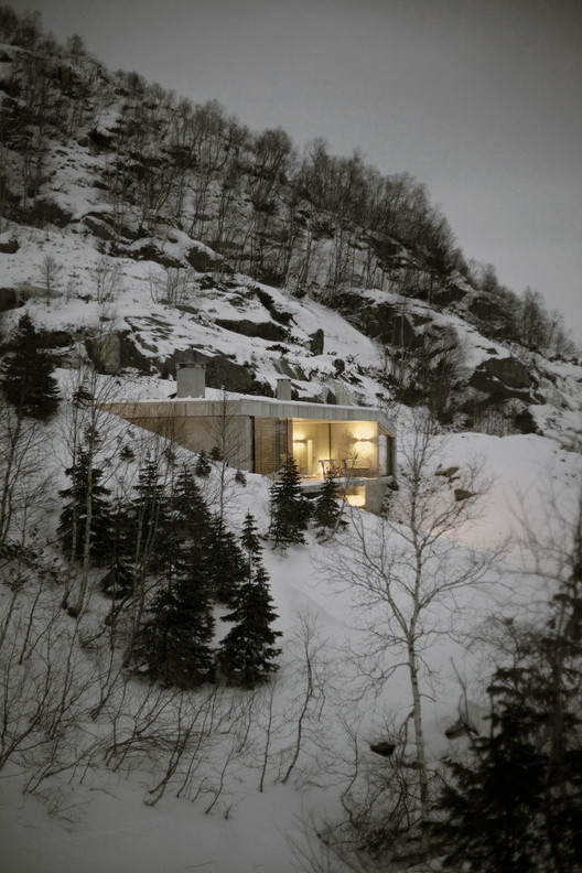 挪威滑雪胜地混凝土住宅，融入自然景观-2