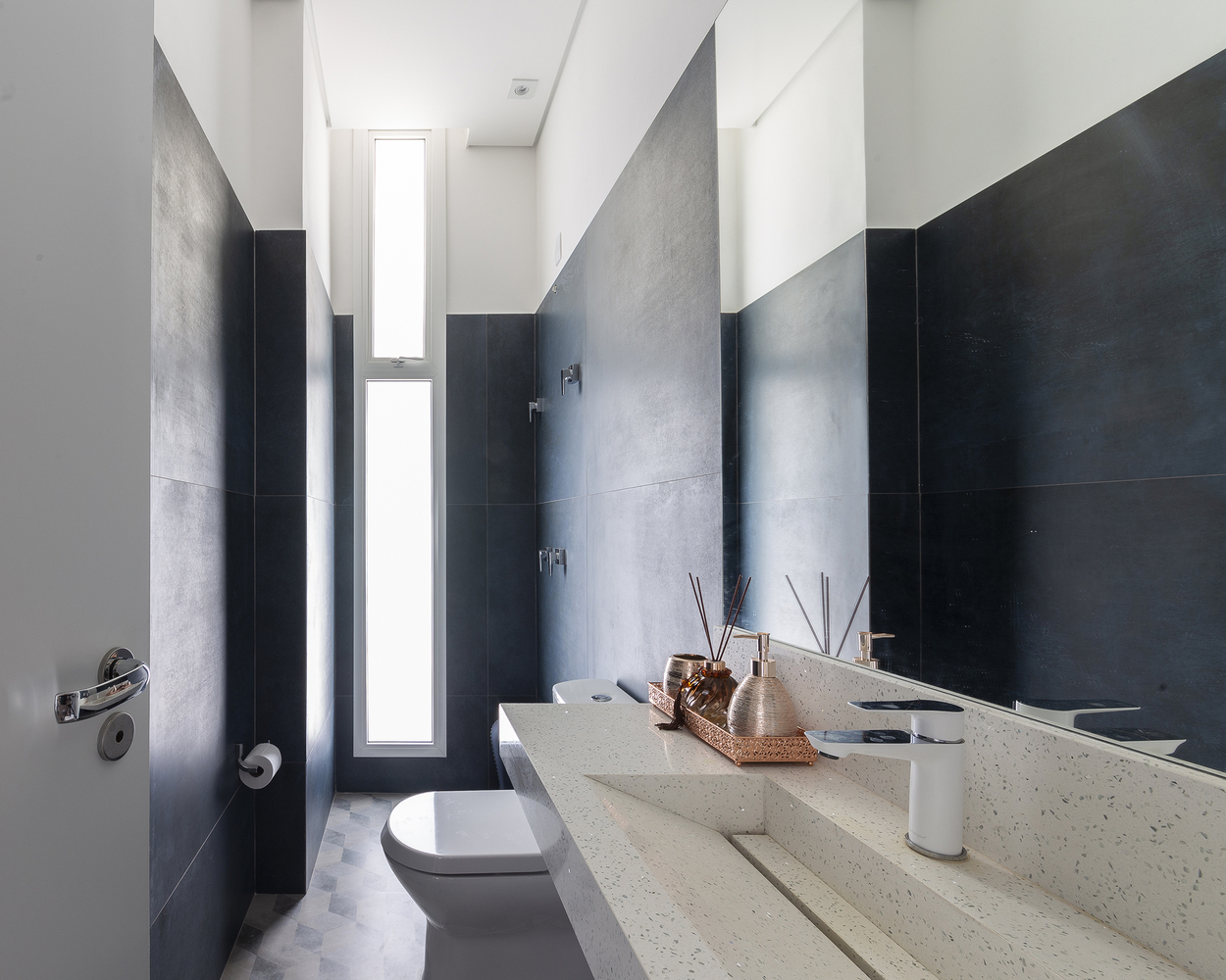 巴西 BT House | 钢构智能玻璃打造室内外一体空间-32