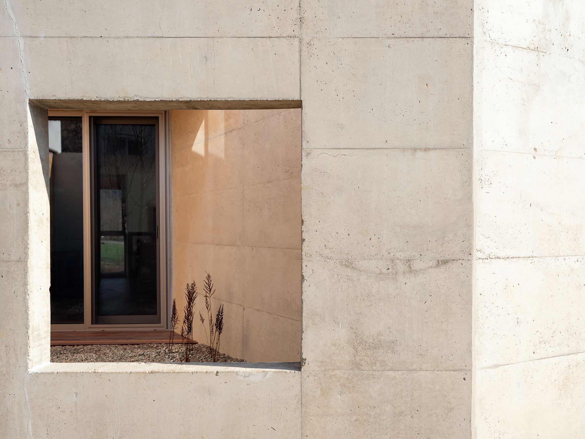 Two Gabled Volumes, One Landscape丨BRBB Architects-28