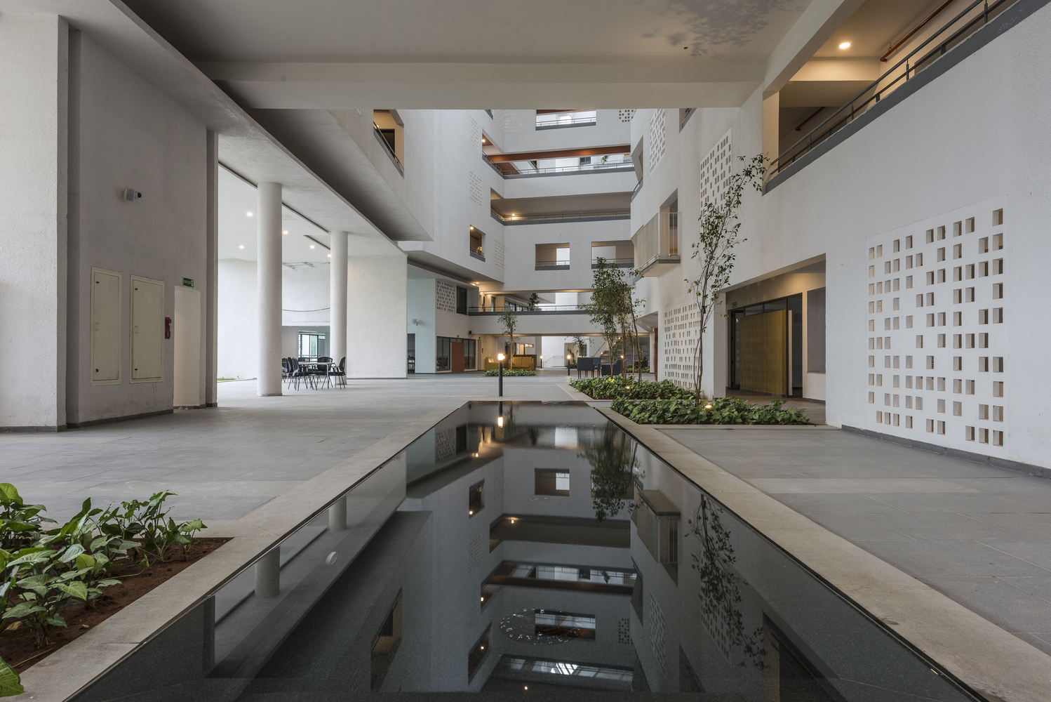 德万哈里的公园边养老院·综合社区生活的活力空间-32