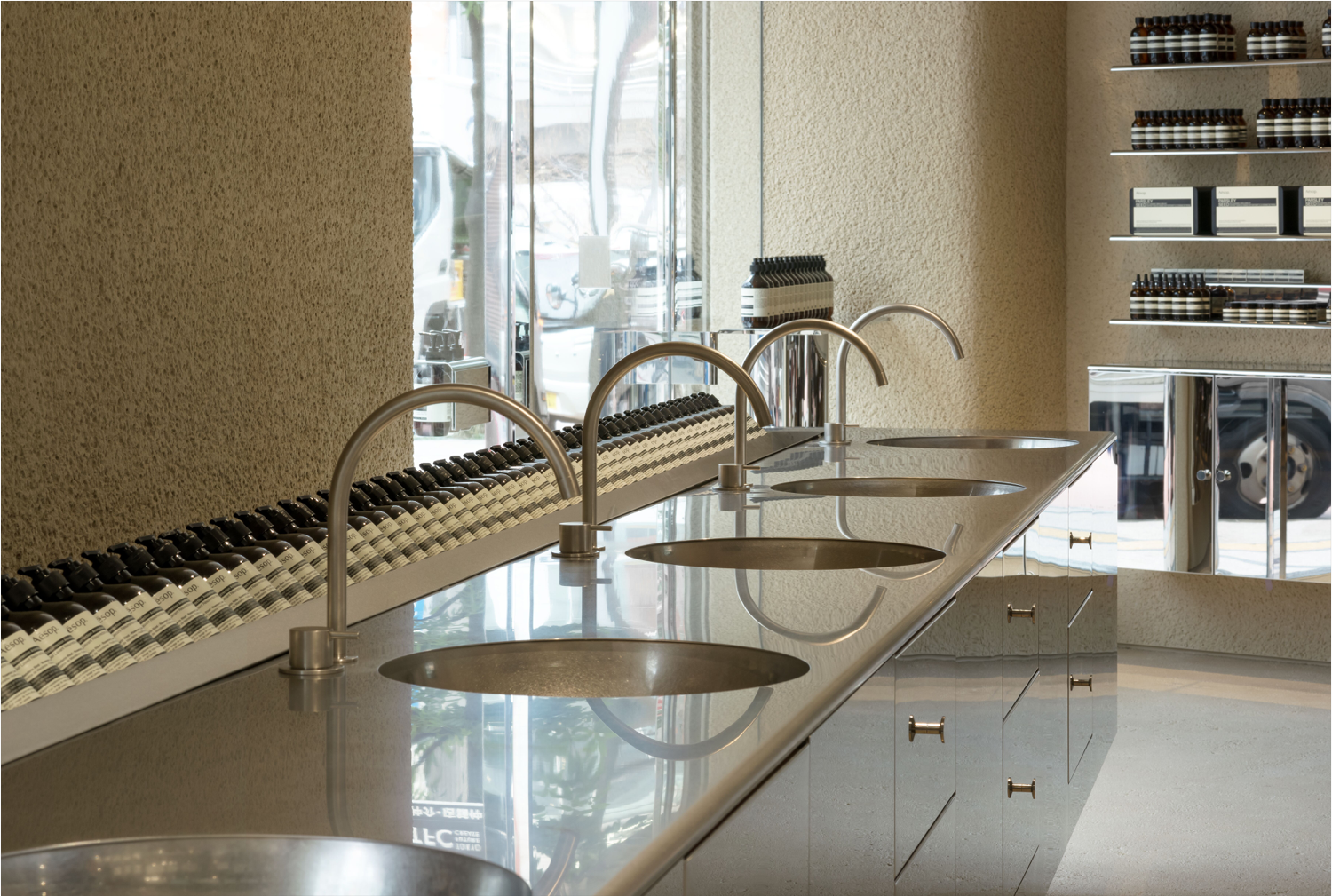 东京新宿 Aesop 旗舰店,打造宁静绿洲-8