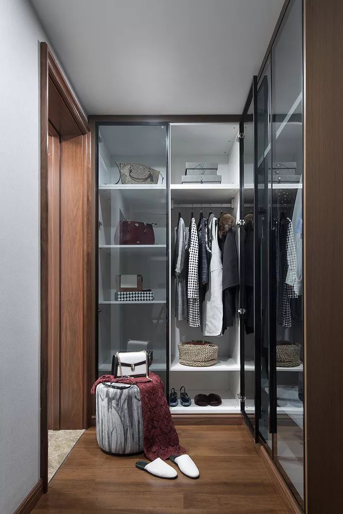 融创襄阳滨江一号样板房 | 现代时尚的国际范空间-23