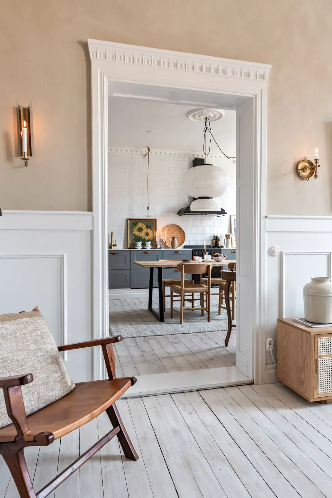 瑞典 1907 年艺术新浪潮公寓的温柔斯堪的纳维亚风格设计-5