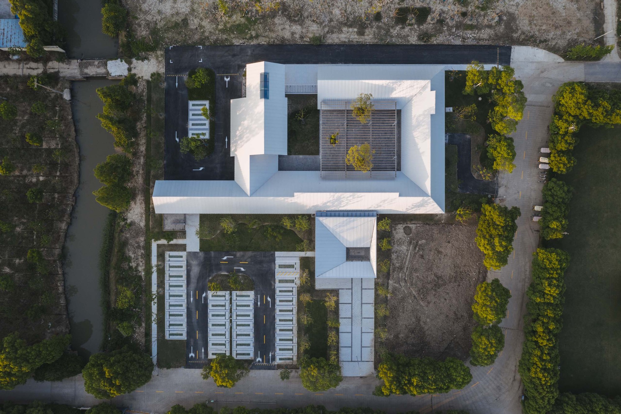 西北游客中心丨中国上海丨Atelier Z+-19