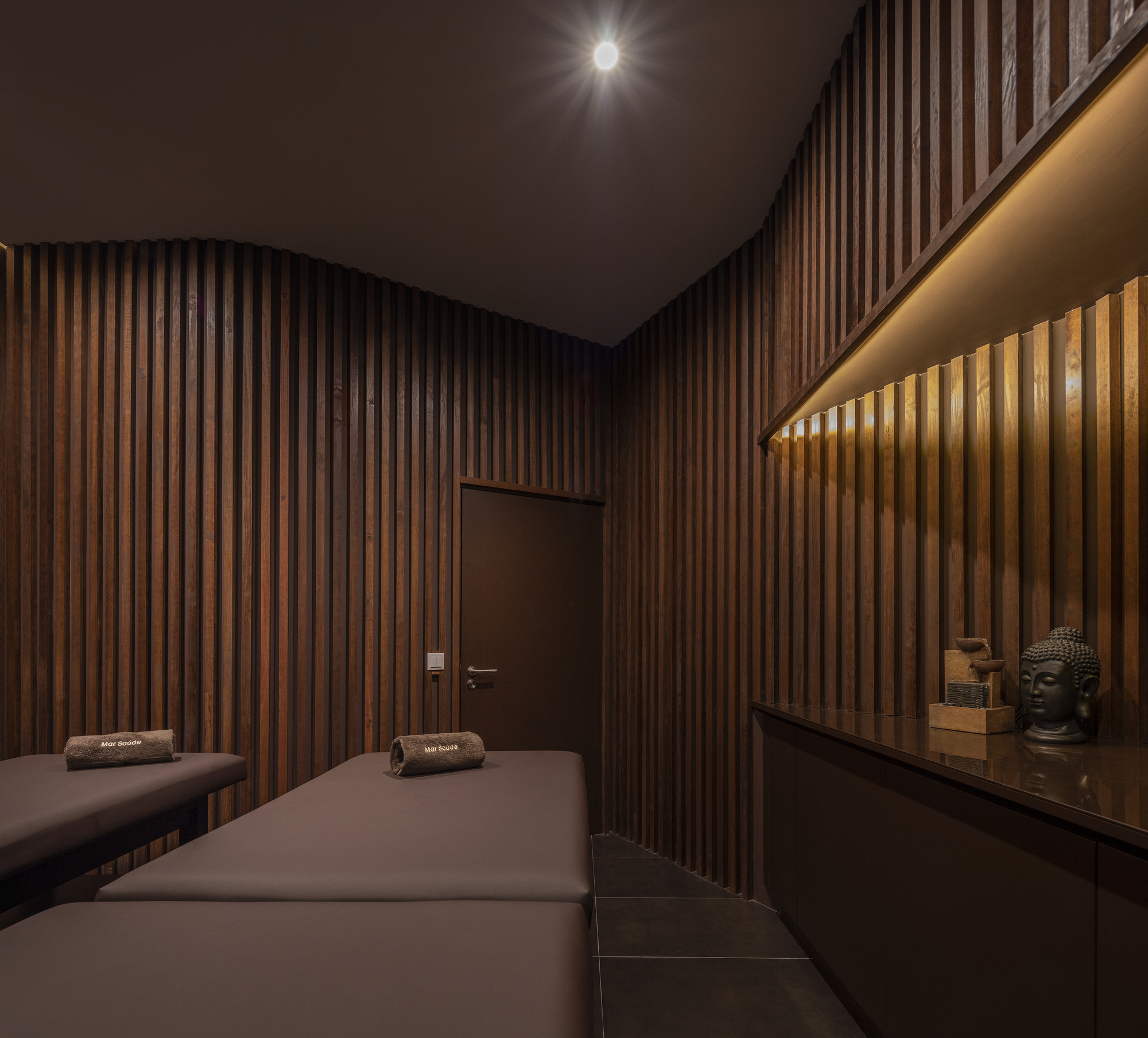 Physiotherapy Clinic / Hinterland Architecture Studio-19