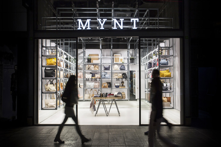 巴塞罗那某商店金属型材改造货架项目丨西班牙巴塞罗那丨Dear Design-2