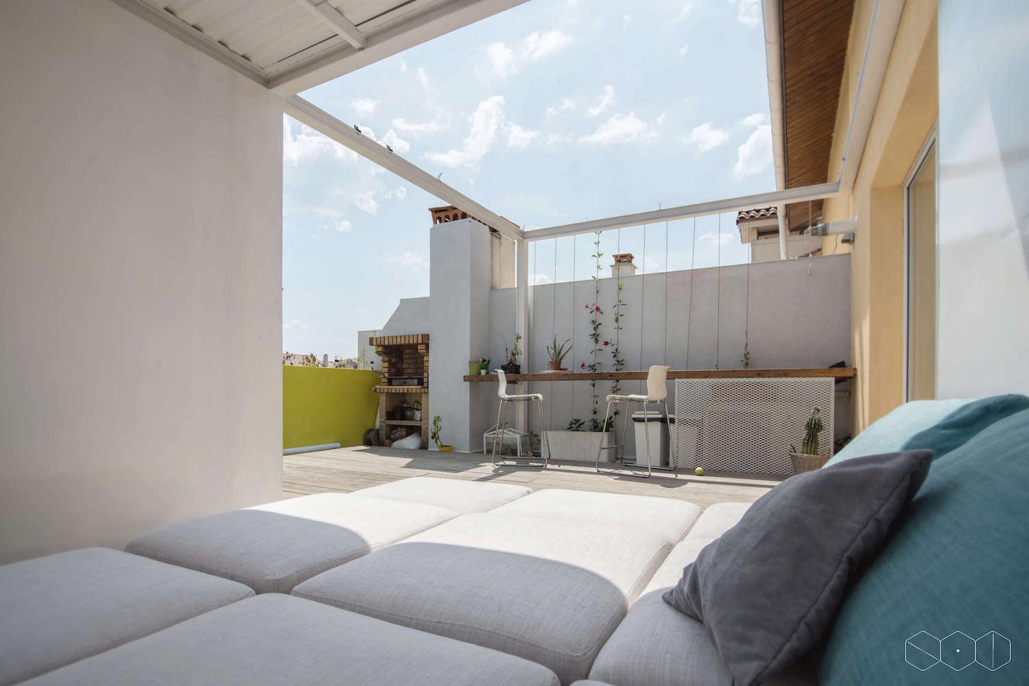 Chic penthouse for two with a contemporary and minimalist manner with a splash of color   CAANdesign  Architecture and home design blog-15