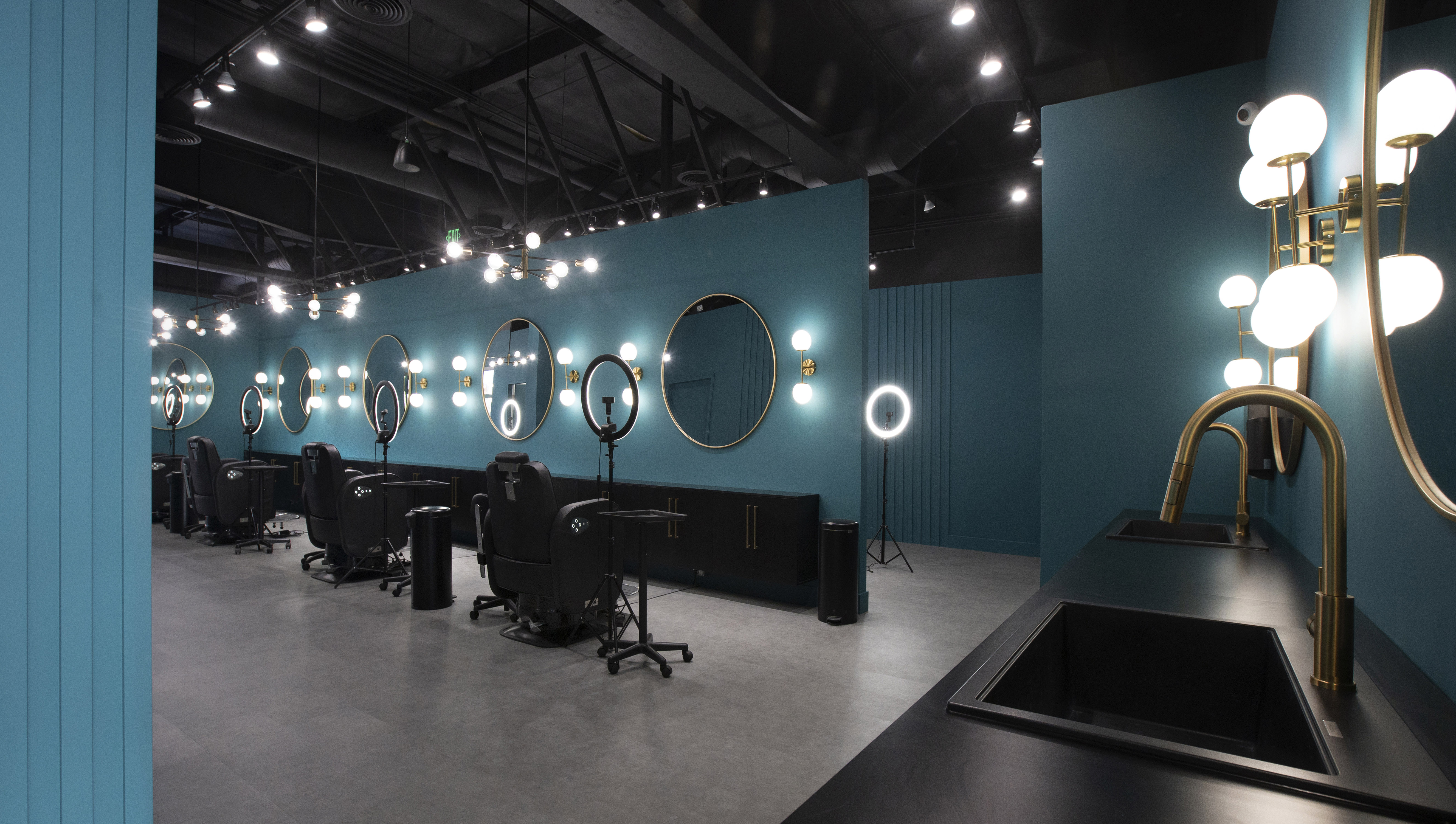 Omnia Lash Spa & boutique-0