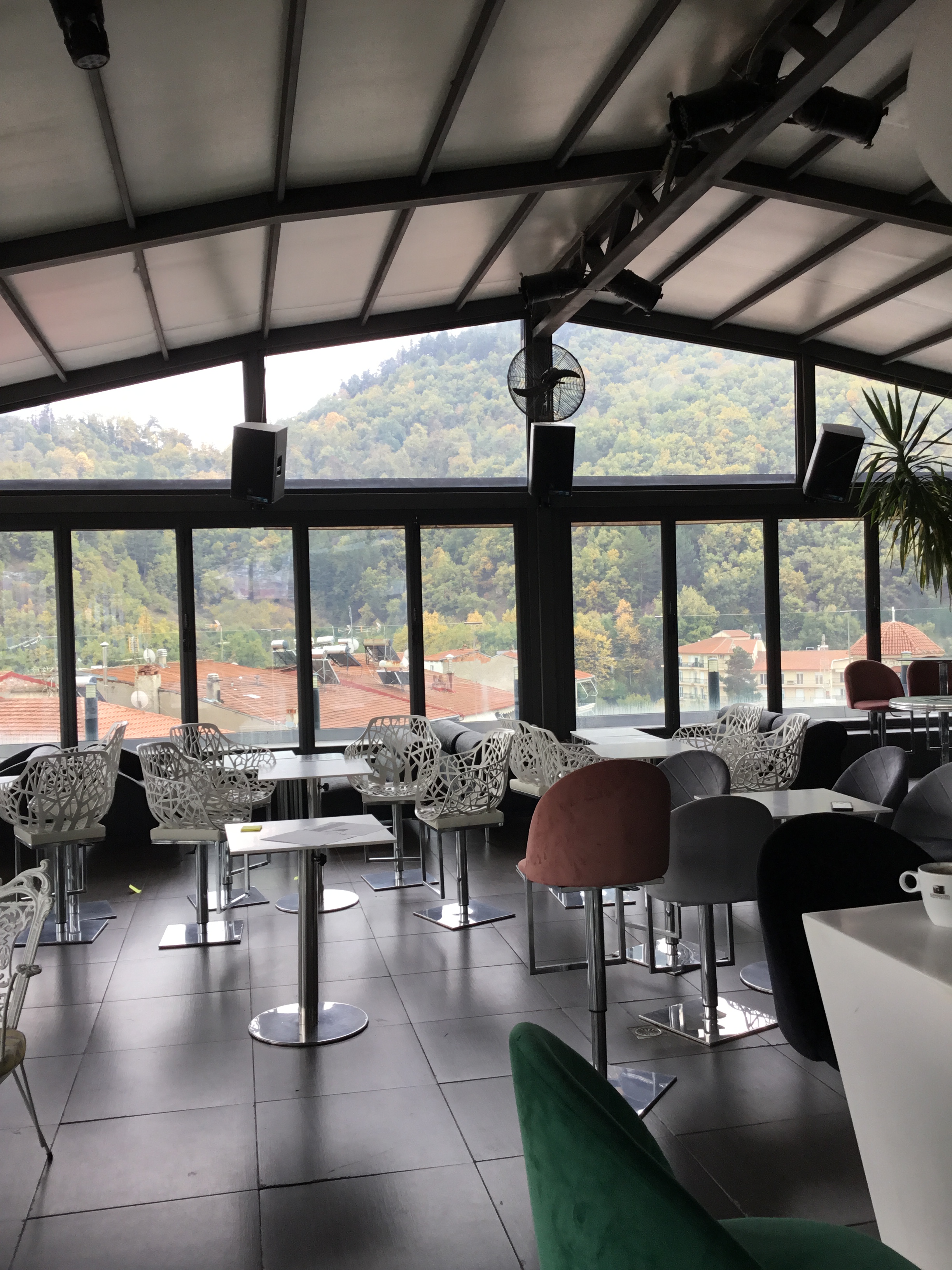 Redesign: Ταράτσα rooftoop cafe bar στη Φλώρινα | winter edition – πριν και μετά-7