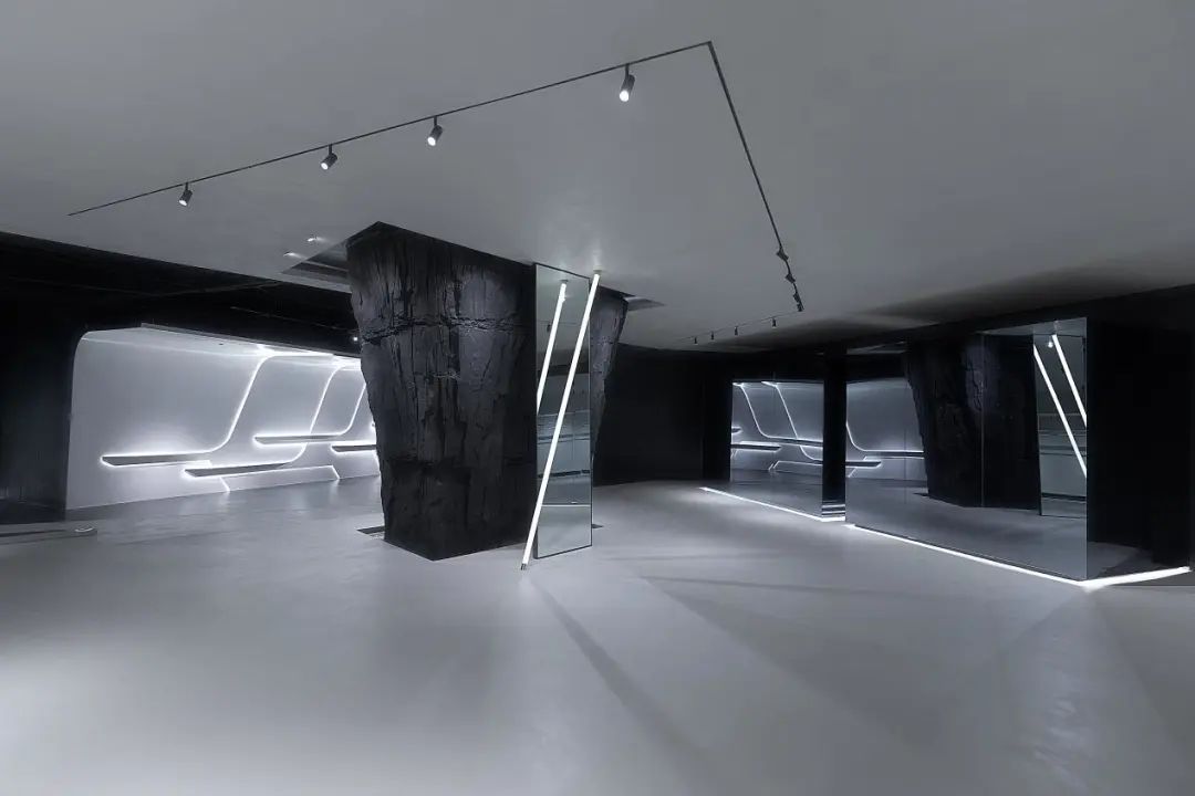 MEAT MARKET 国际奢侈品买手店丨中国杭州丨楊偉建築空間設計事務所-28