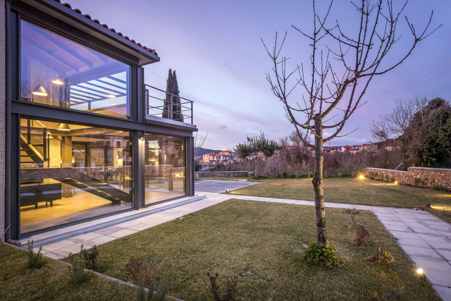 希腊山间住宅的现代钢结构玻璃延伸-30