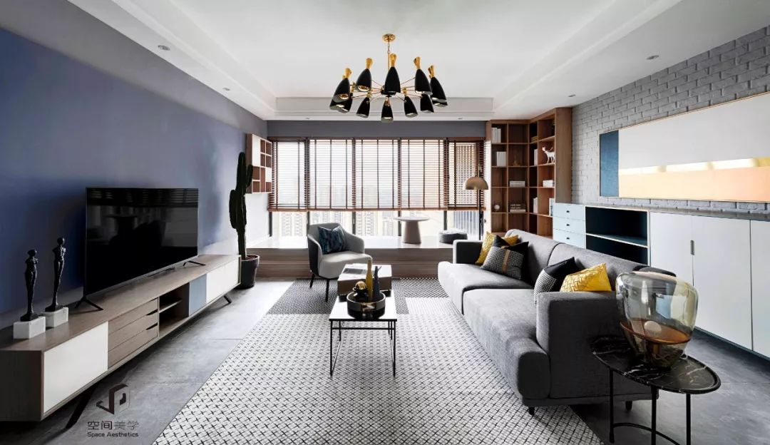 90 后小夫妻的 110㎡混搭三居室,原木、色彩与动漫的奇妙融合-4