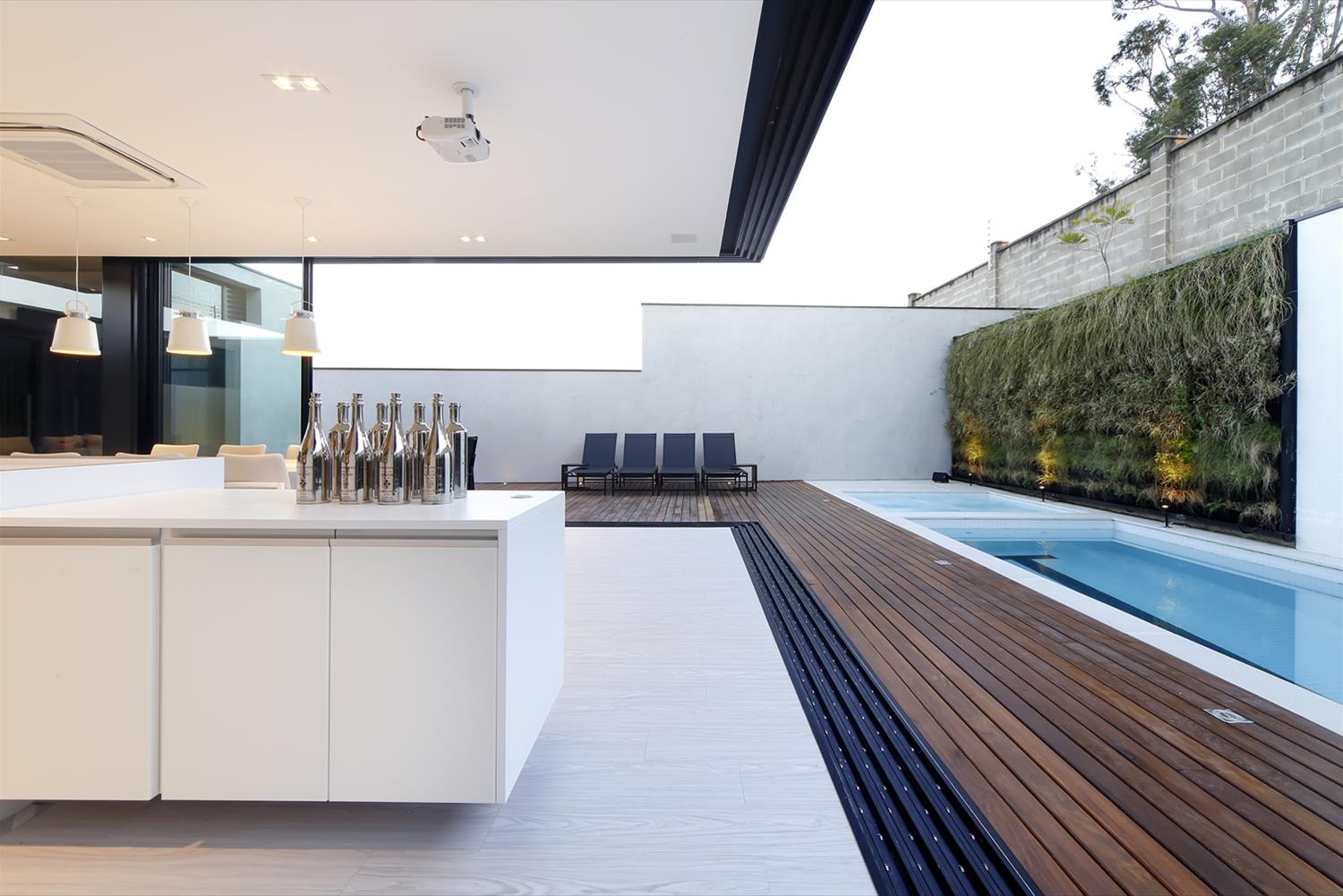 巴西独特 V 型支柱住宅设计-6