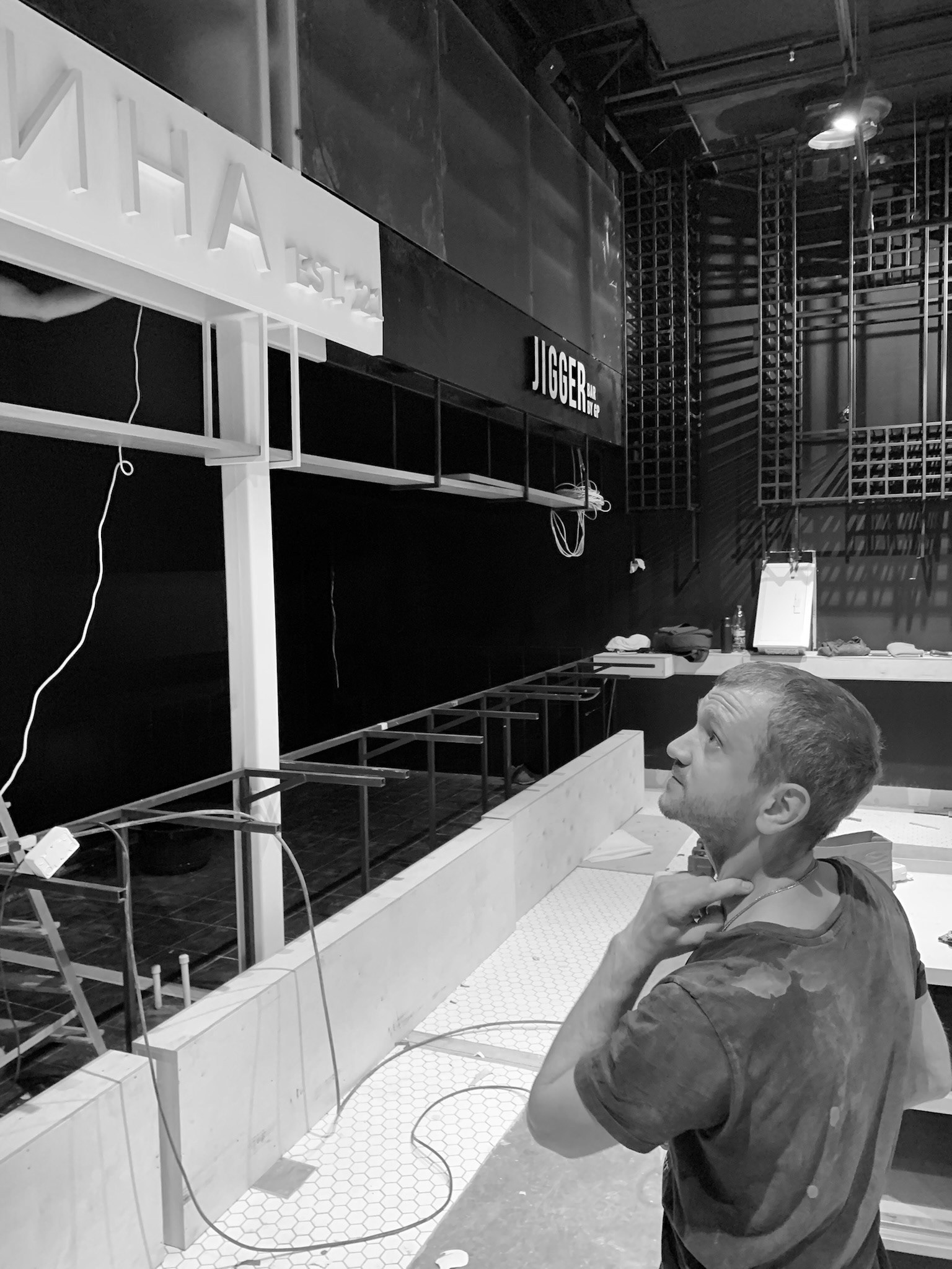 一杯葡萄酒和量杯角落丨俄罗斯圣彼得堡丨Marat Mazur-58