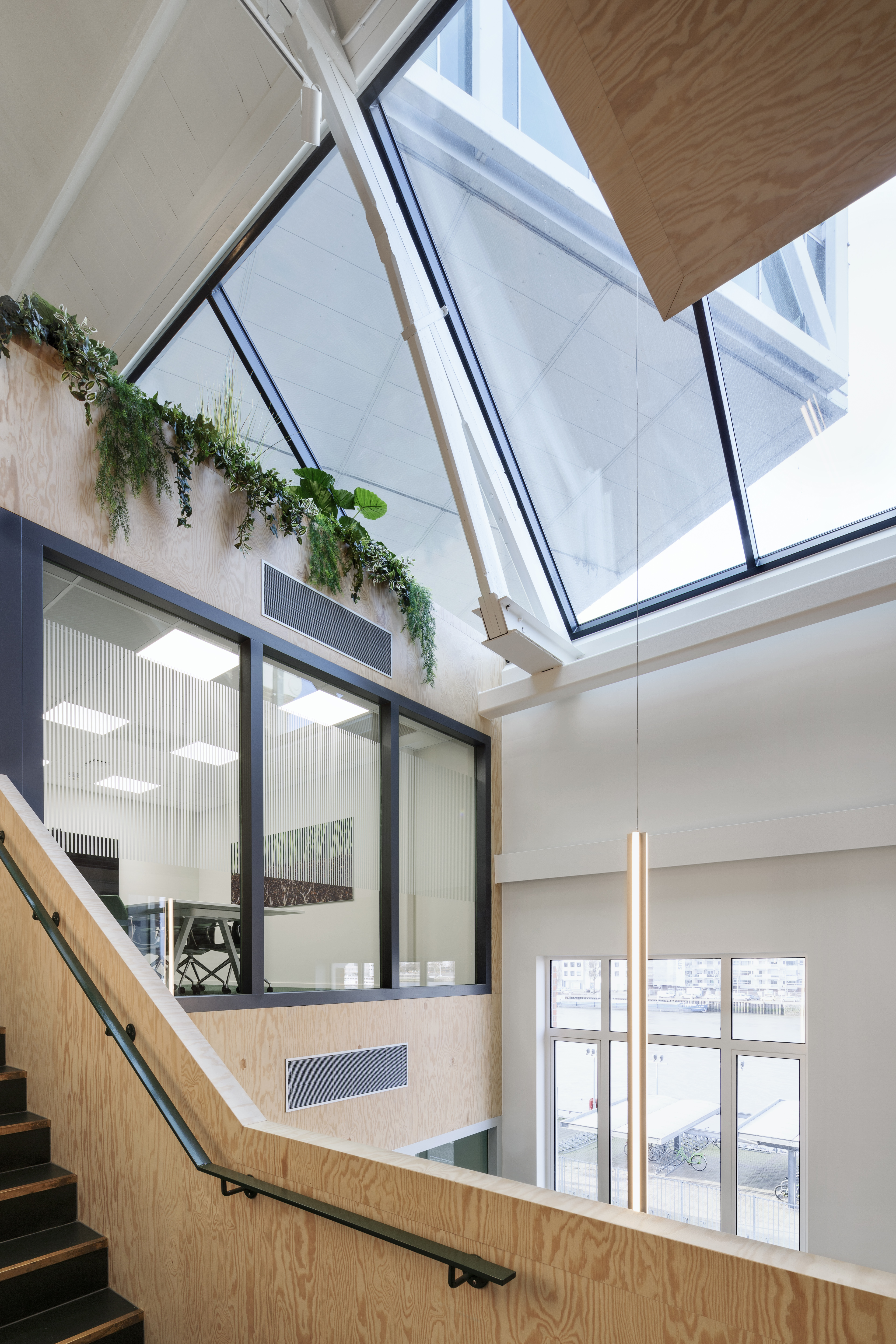 历史与未来交融的办公空间——Upfield 办公室“阁楼”-32