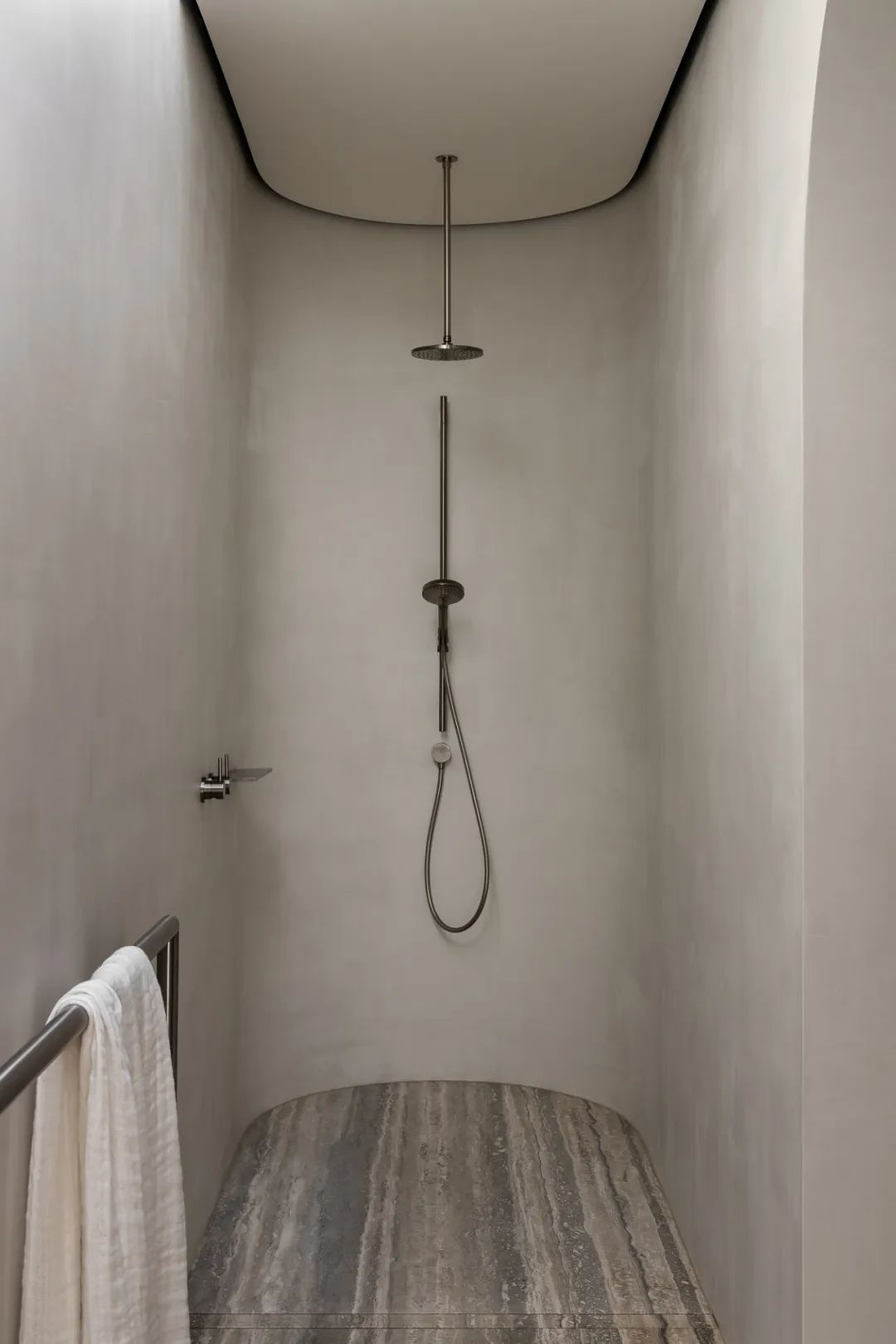 光与开放 · 艾玛·塞尔泽的极简之家丨澳大利亚墨尔本丨Selzer 设计工作室-37