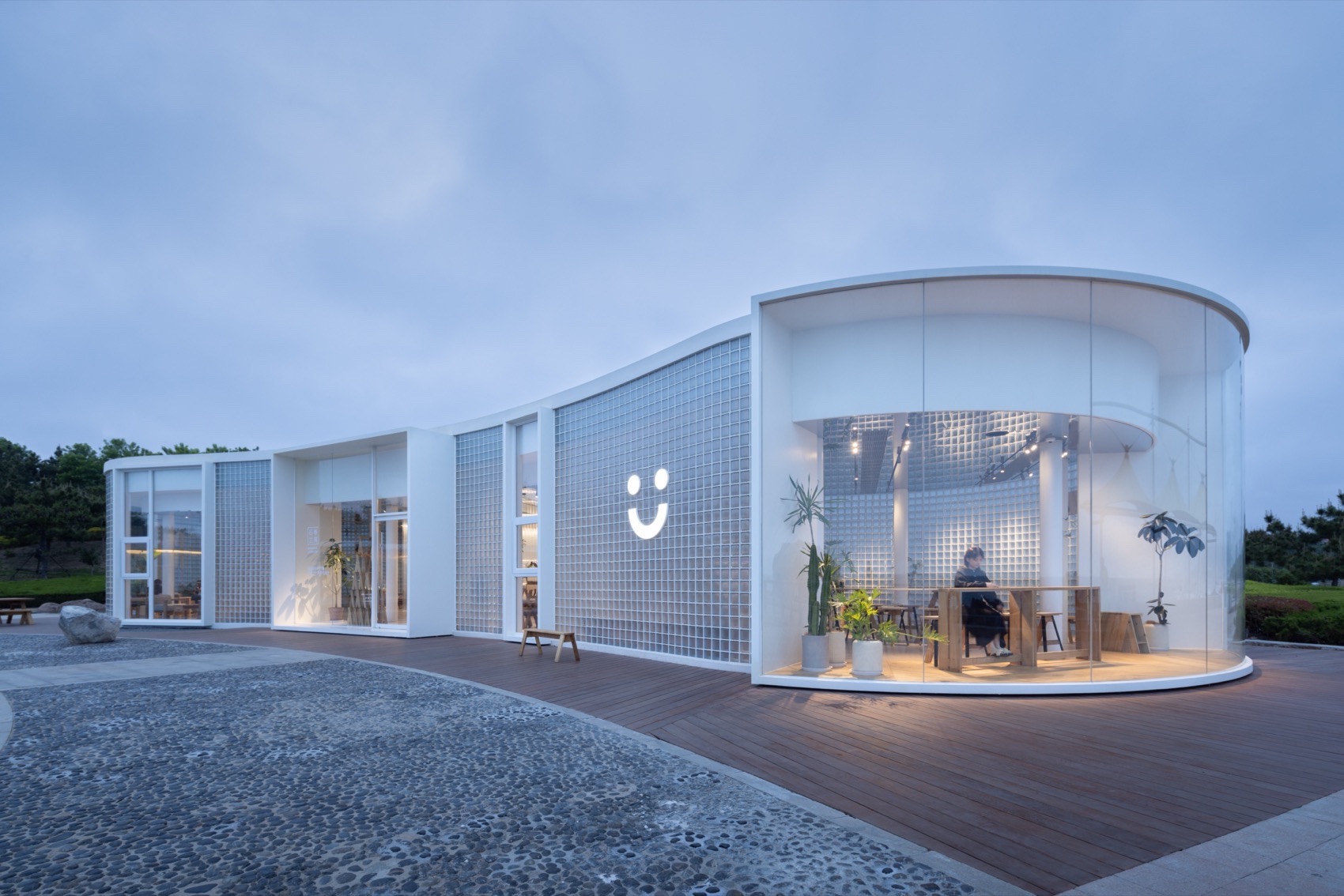 Dotcom Coffee青岛海边店 / Atelier LOONG-3