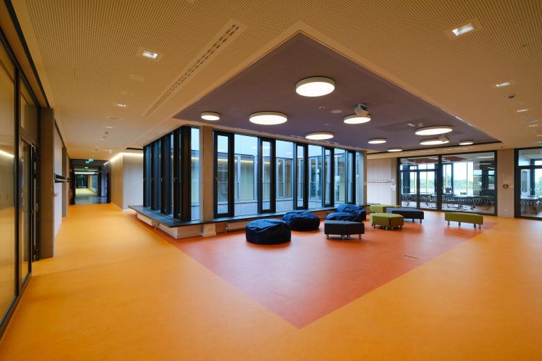 Krug Grossmann Architekten丨Neubau Grund- und Mittelschule mit Sporthalle an der Bernaysstraße丨德国-8