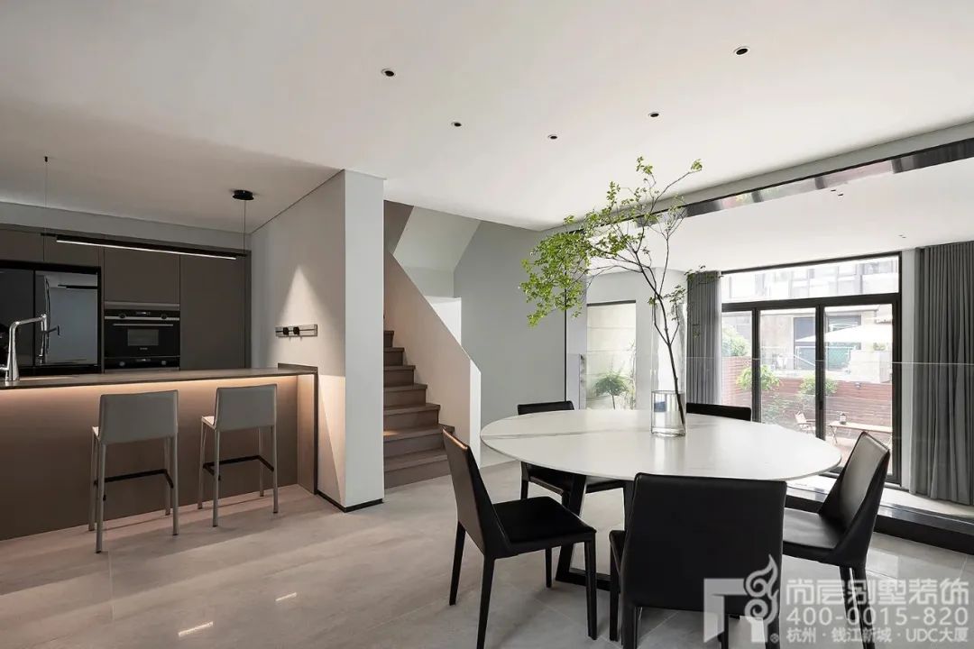 极简主义的静谧别墅设计丨尚层别墅装饰-9