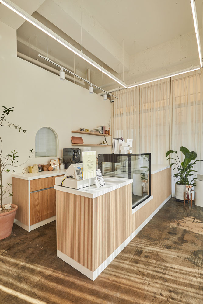 13 坪极简风个性商店设计-5