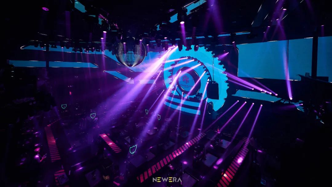 长沙 FREE KING 酒吧——神秘狂野的玻璃几何空间-55