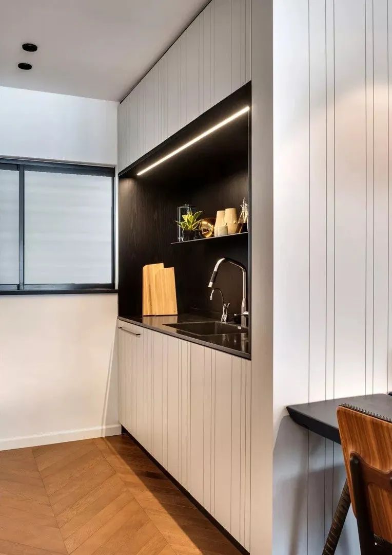 特拉维夫顶层住宅,黑白色调的时尚空间-110