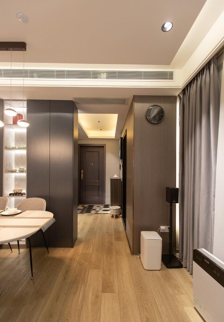 原木灰的现代艺术之家-10