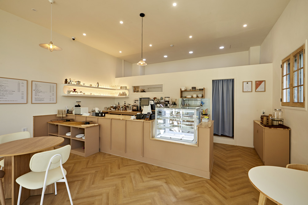 温馨 18 平米咖啡厅，打造温暖氛围-5