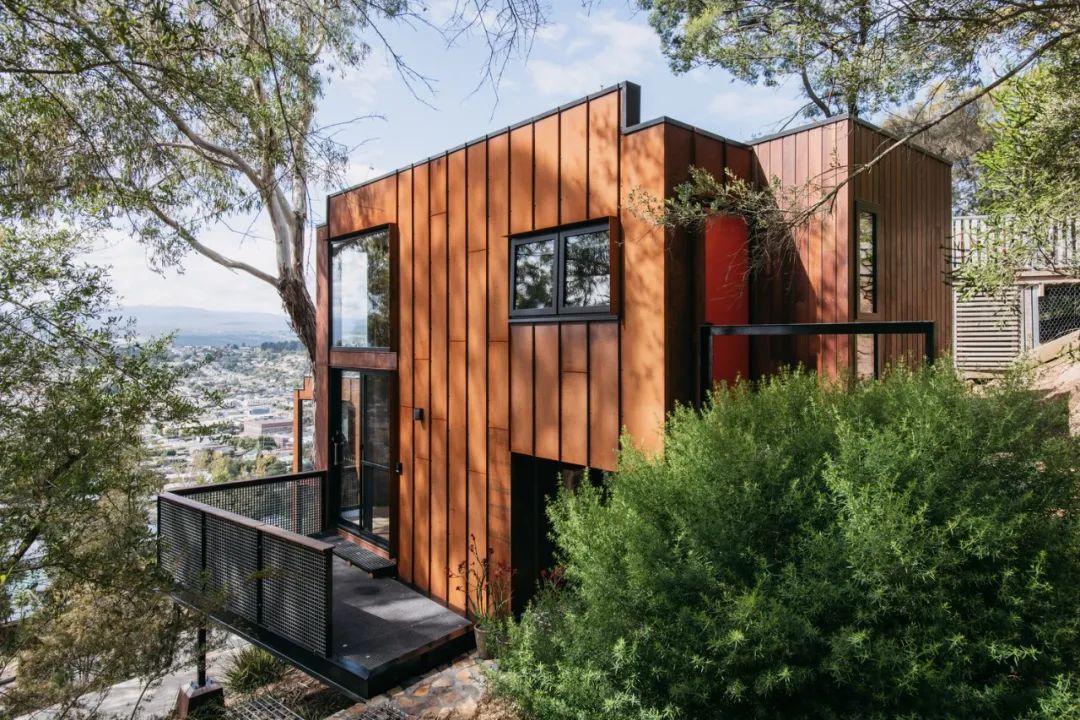 塔斯马尼亚山脊上的迷你鸟舍工作室丨澳大利亚朗塞斯顿丨Birdhouse工作室-11