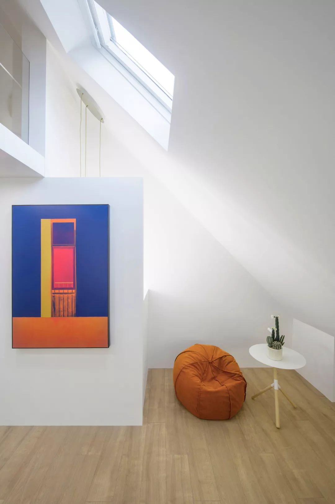 135m²怪异阁楼,创意爆改为艺术画廊式舒适三层!-49