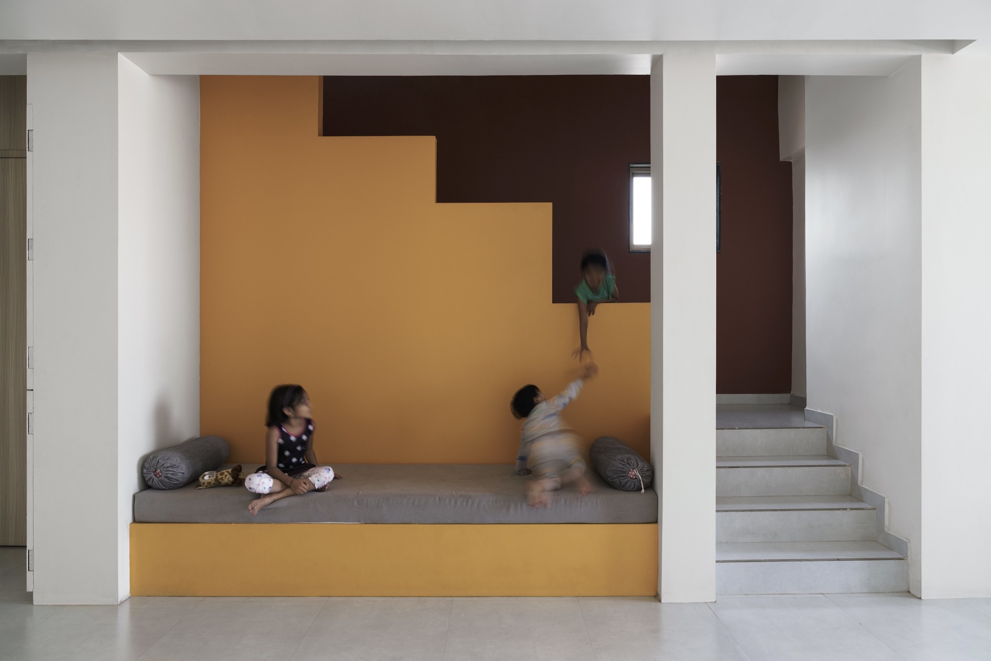 突出楼梯的房子丨印度丨Karan Darda Architects-18