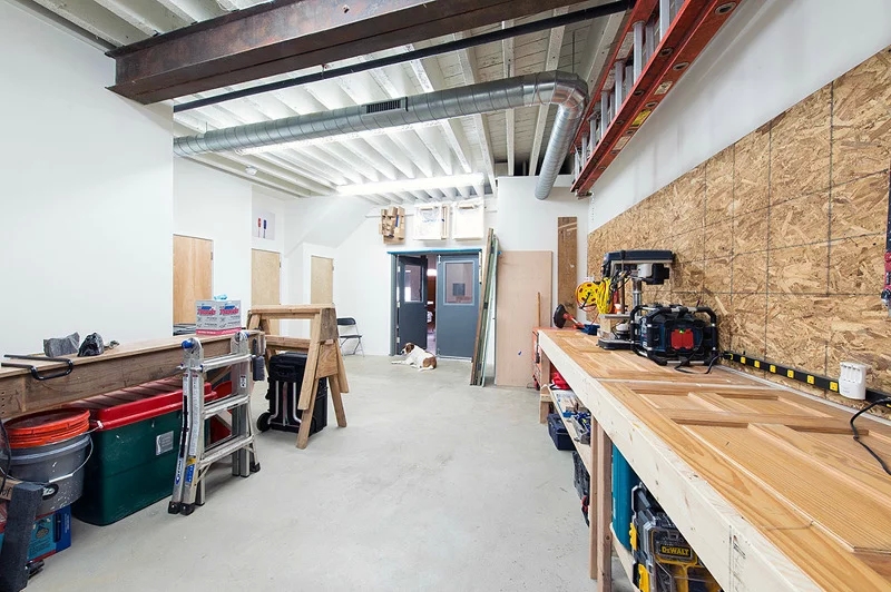 豪华别墅 现代风格美国费城的废弃泡菜场改造住宅-8