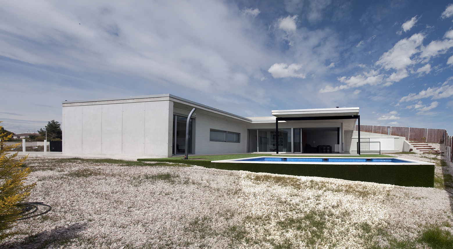 西班牙 Los Conejos II 别墅 | 融入自然的绿色建筑设计-19