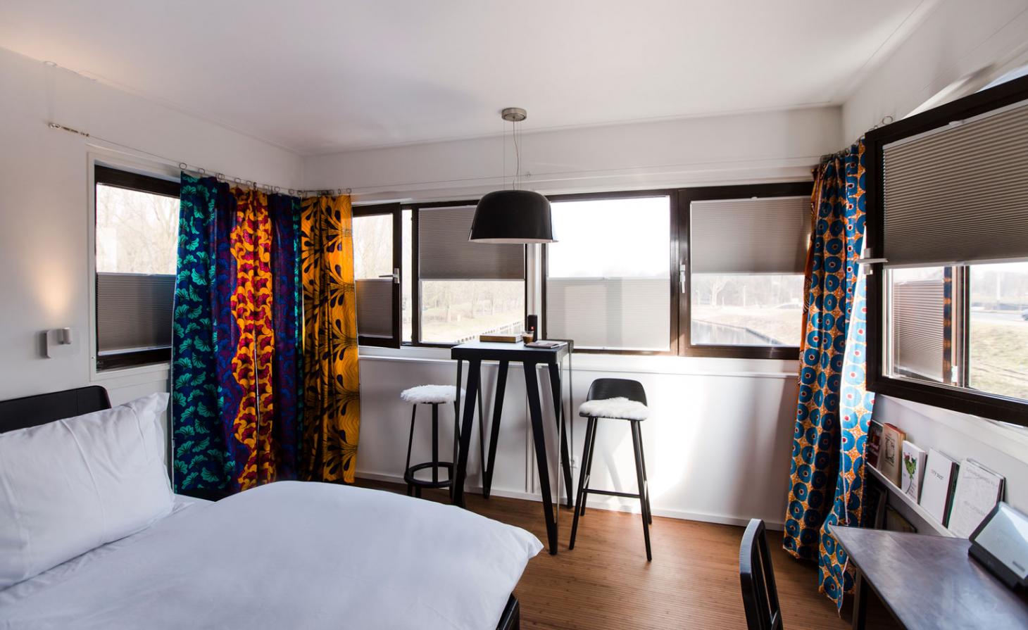 amsterdams bridges transformed into hotel rooms sweets hotel 2018-7