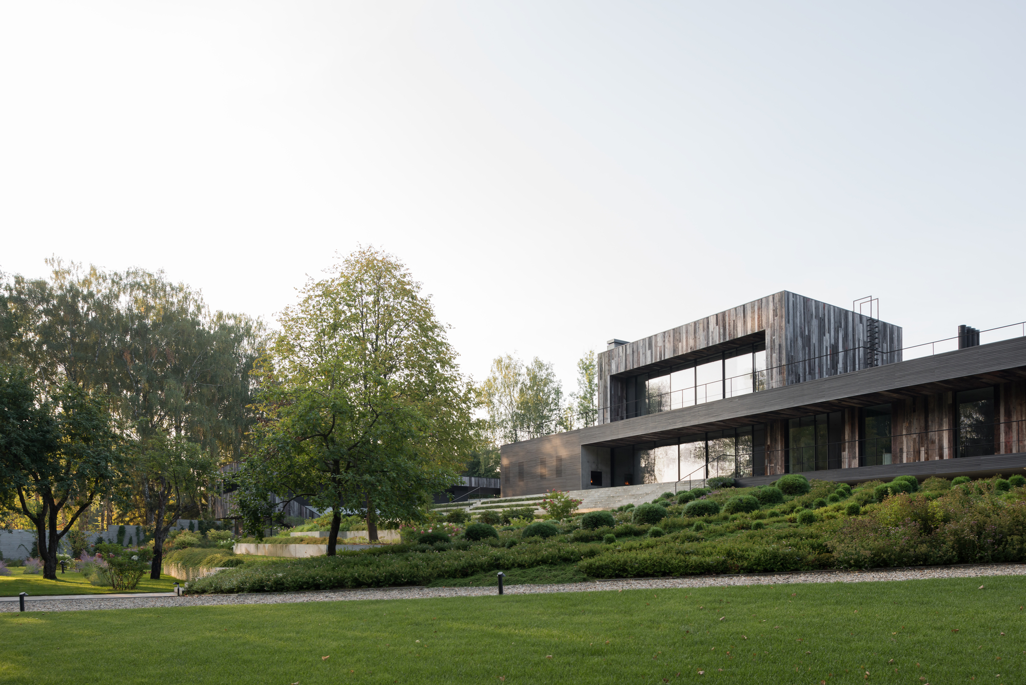 水库边的乡村别墅-23