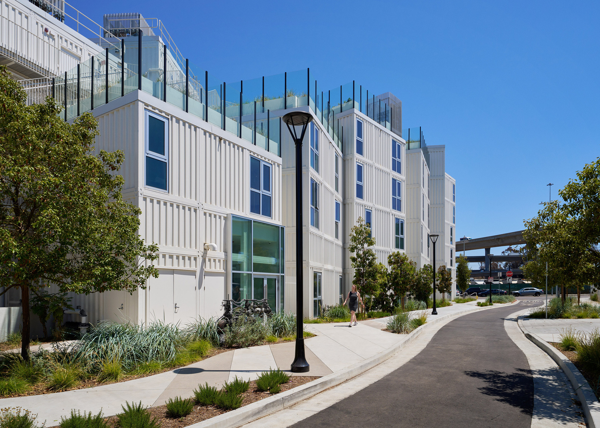 Isla Intersections Supportive Housing and Paseo / Lorcan O’Herlihy Architects-20