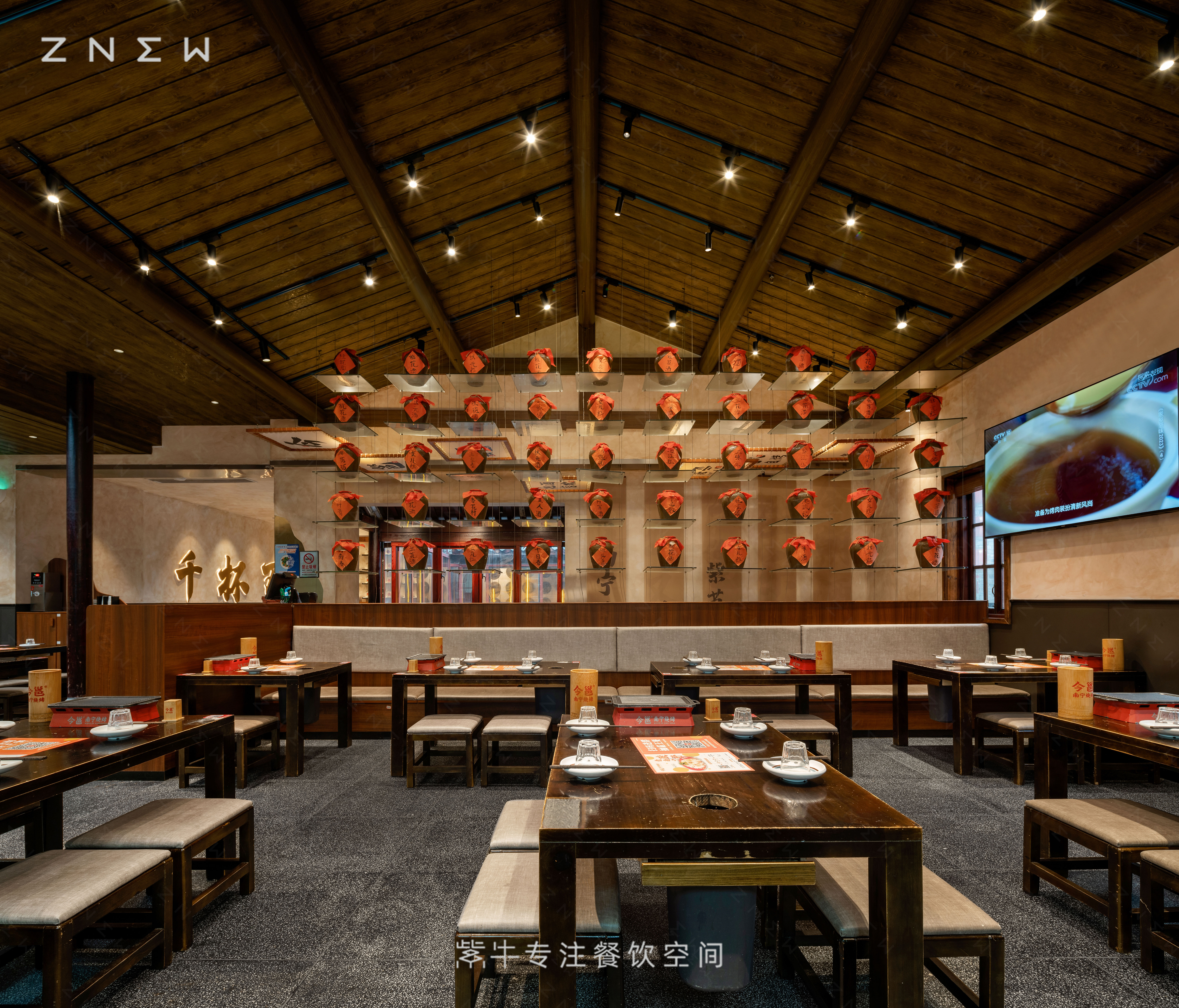 今邕南宁烧烤（三街两巷店）丨中国南宁丨紫牛餐饮空间设计-16