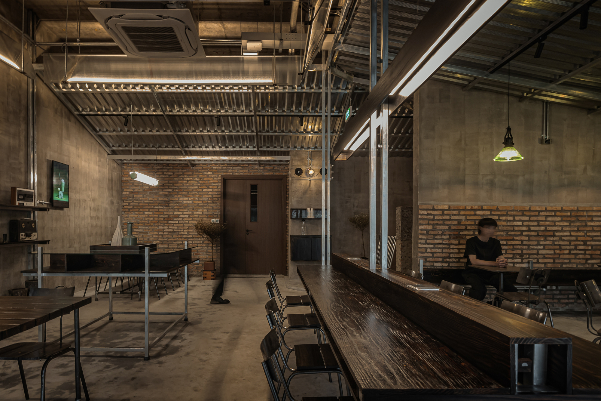 安谧光影咖啡馆 丨越南胡志明市丨xưởng xép-14