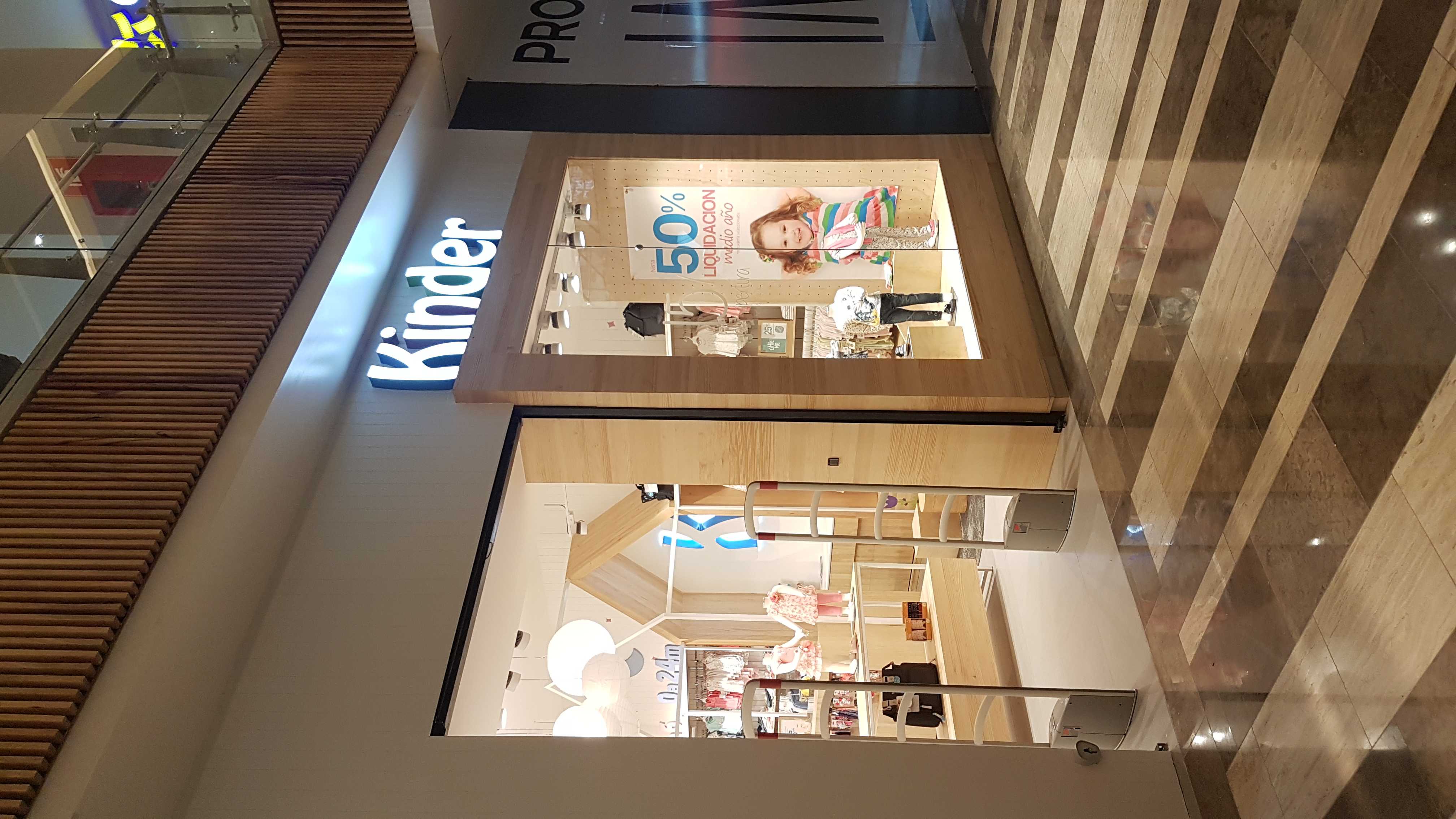 Kinder Parque Las Américas 购物中心设计-25