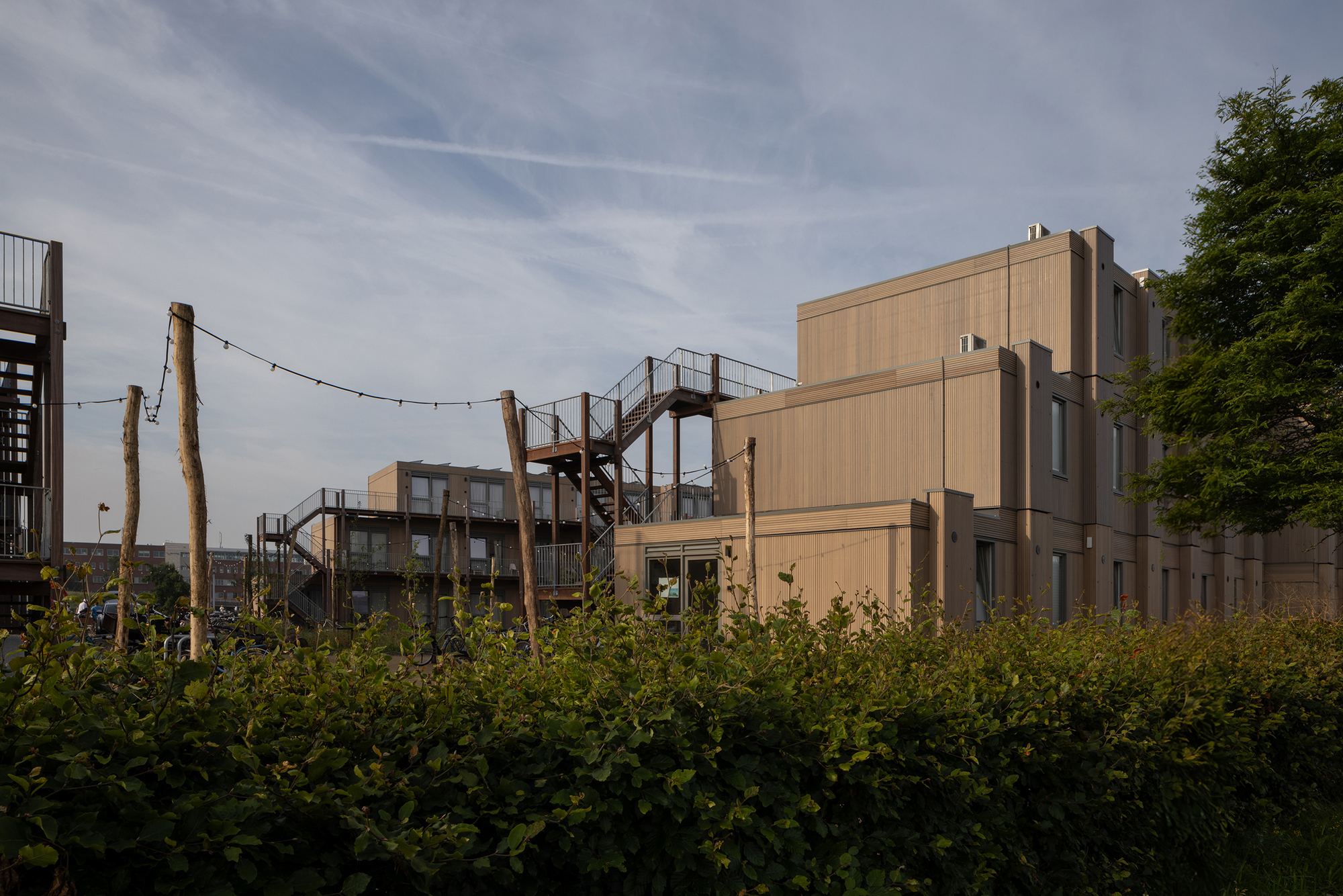 Circular Living Room and Temporary Housing / VLOT architecten-11