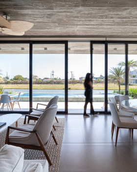 现代海滩别墅丨巴西丨Vitório Ecker Arquitetura