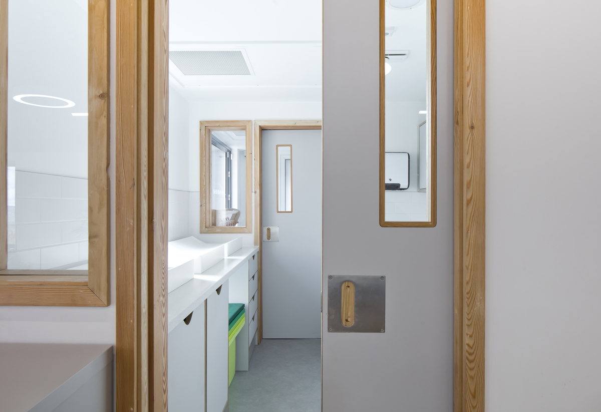 草地上的托儿所，英国 / MailenDesign-77