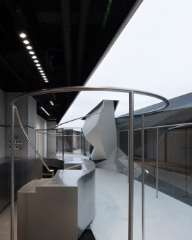 “折叠的舞台”,广州丨中国广州丨物质组,合作方为凹凸感